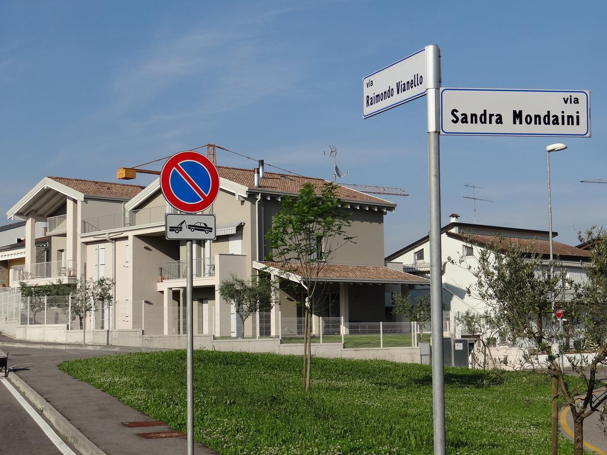Nuovo Laghetto Del Frassino Hotel Peschiera del Garda Bagian luar foto