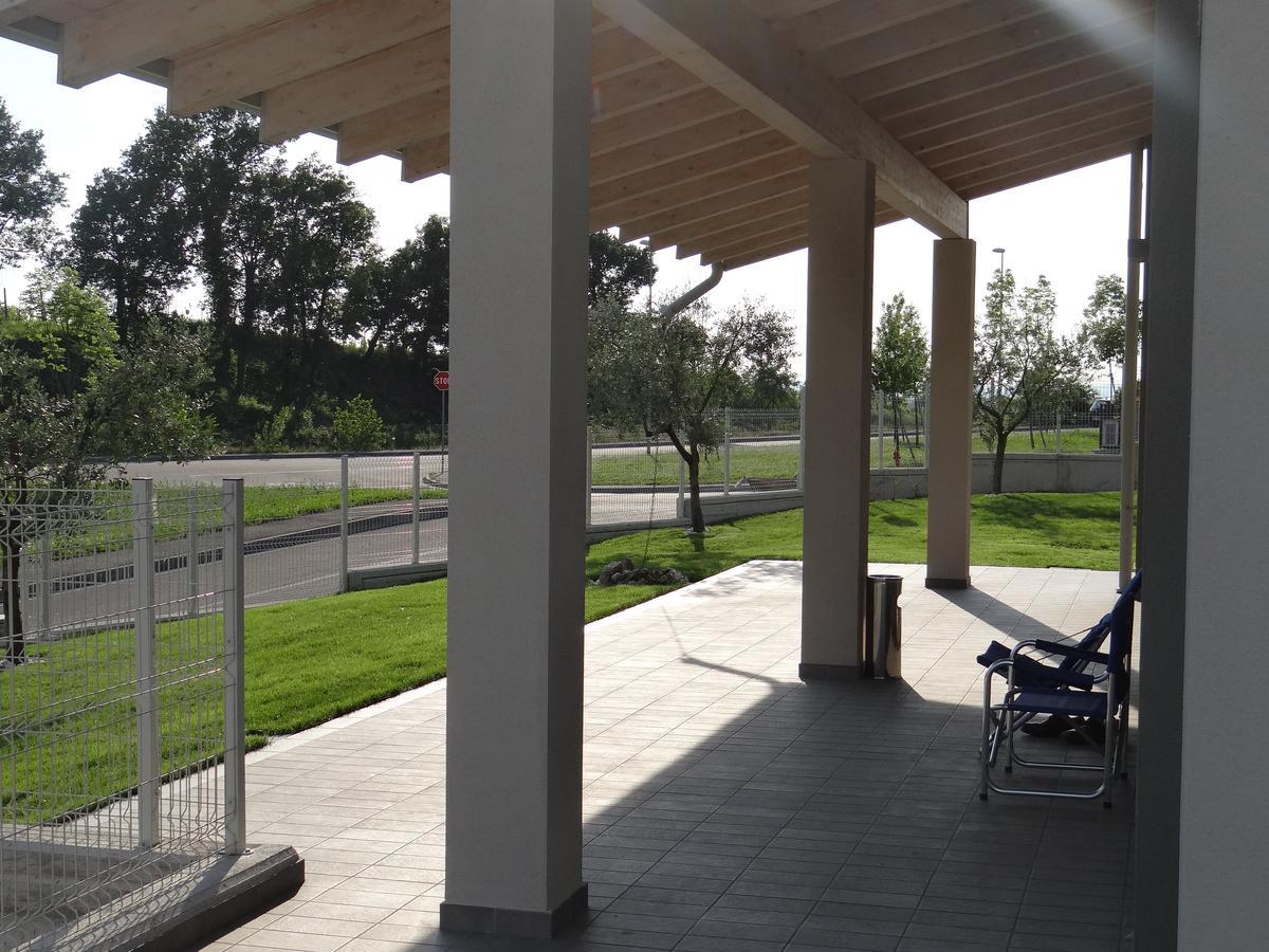Nuovo Laghetto Del Frassino Hotel Peschiera del Garda Bagian luar foto