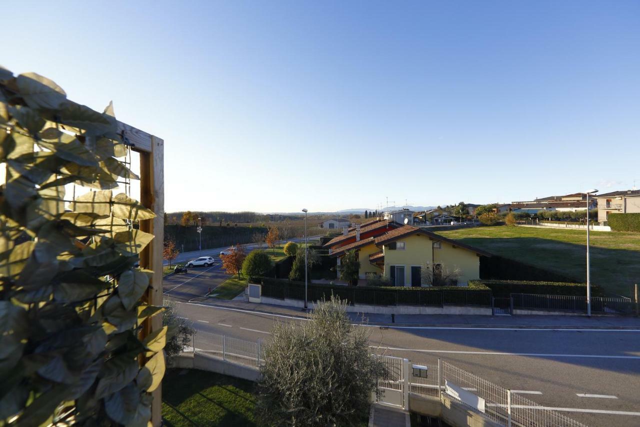 Nuovo Laghetto Del Frassino Hotel Peschiera del Garda Bagian luar foto