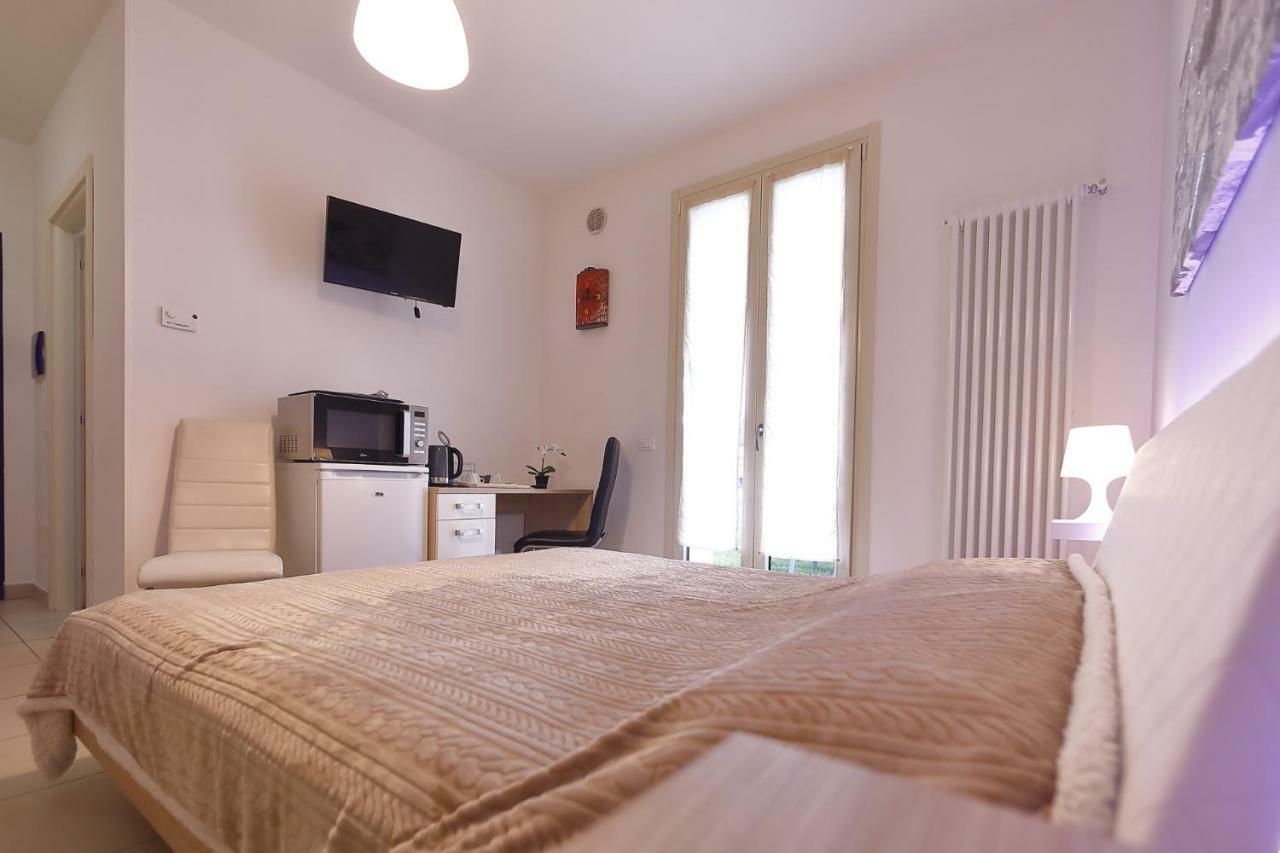 Nuovo Laghetto Del Frassino Hotel Peschiera del Garda Bagian luar foto